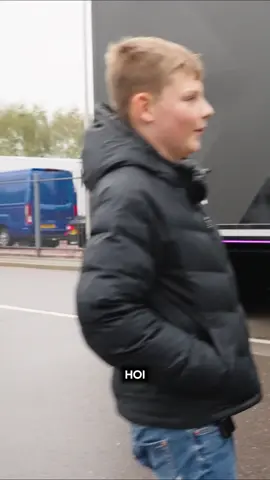 🎮 Challenge time! ✊🖐✌️ En wat staat er op het spel? Kaarten voor het Mega Trucks Festival! 📺 Bekijk nu aflevering via youtube.com/@badraaf2020. #badraaf #trend #dagvandelogistiek #megatrucksfestival #tiktokchauffeur @Framechange @KivitsDrunen 