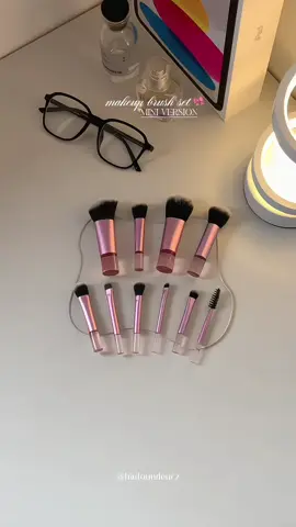 mini makeup brushes 💌✨ #minibrushes #makeupbrushes #brushformakeup 