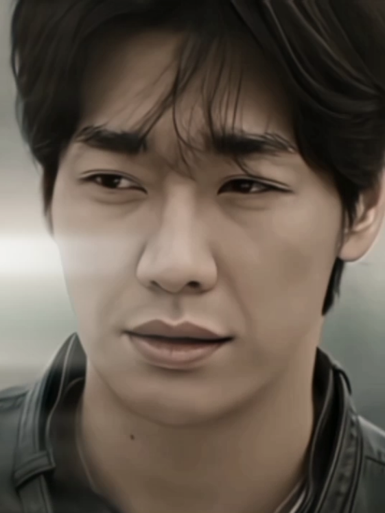 WHO ALLOWED HIM TO LOOK THIS GOOD??? #KIMYOUNGKWANG #walkingonthinice #kdramaedits #foryoupage #fyp 