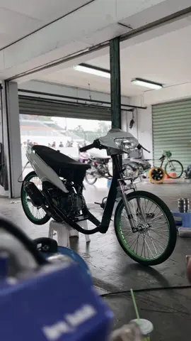 Team kecil yg cuma punya semangat ..  #sentulinternationalcircuit  #mio #yamahamio  #5tl