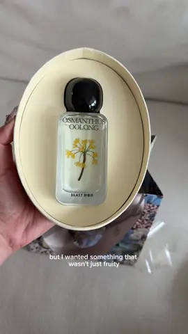 Happy to report I found my osmanthus perfume in China! Also I’m kinda obsessed with the bag and packaging like ??? #chineseperfume #chinahaul #perfumetok 