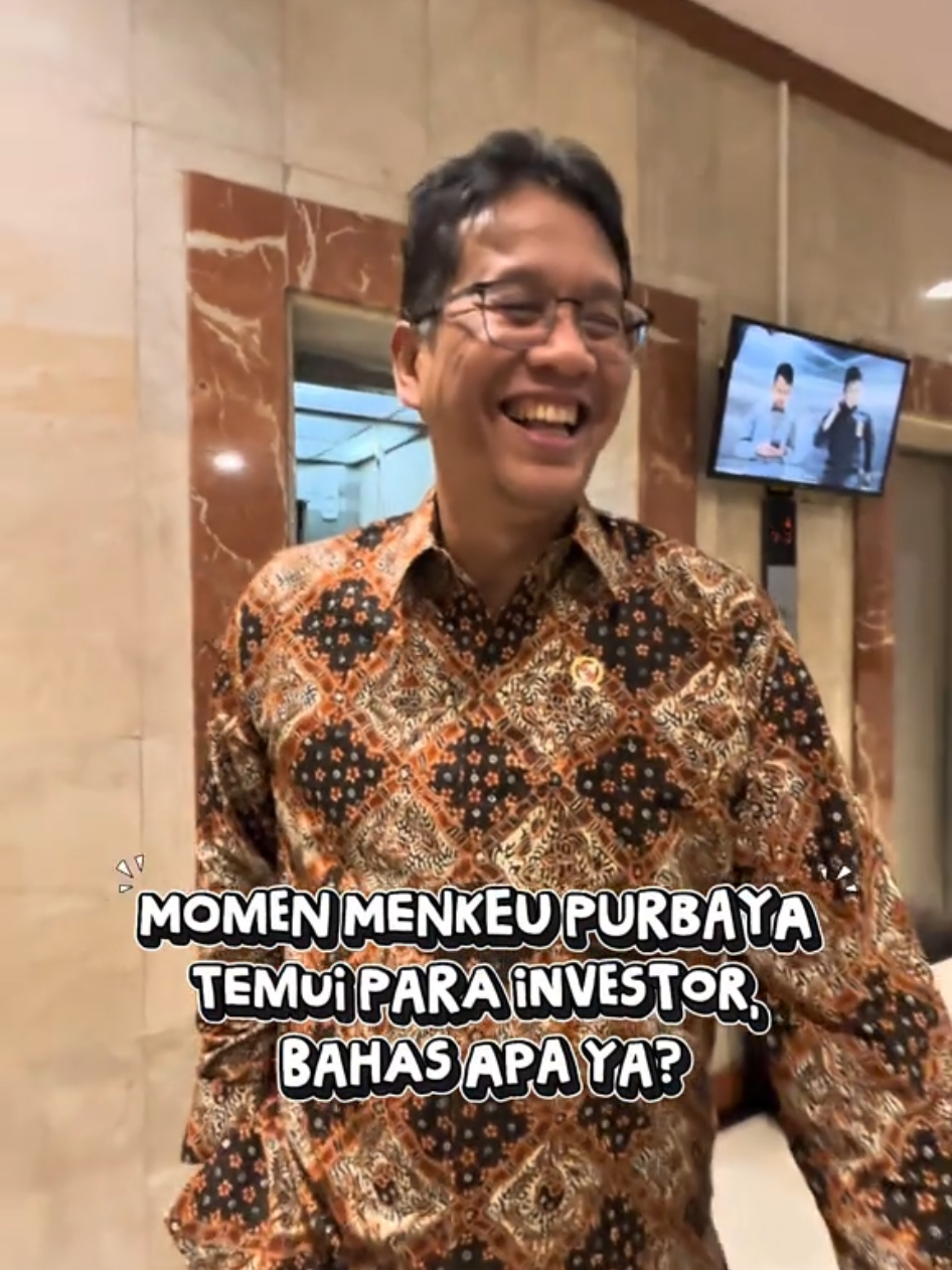 Menutup agenda hari ini, menghadiri investor meeting. Saya bertemu Dirut Bank Himbara maupun Dirut Bank Swasta yang ada di Indonesia. Kedepan, iklim investasi di Indonesia akan berjalan semakin baik.  Saya pun membuka layanan aduan secara langsung bagi investor dan pelaku bisnis, agar semua masalah investasi bisa langsung dibereskan. #purbayayudhisadewa #kementeriankeuangan #uangkita 