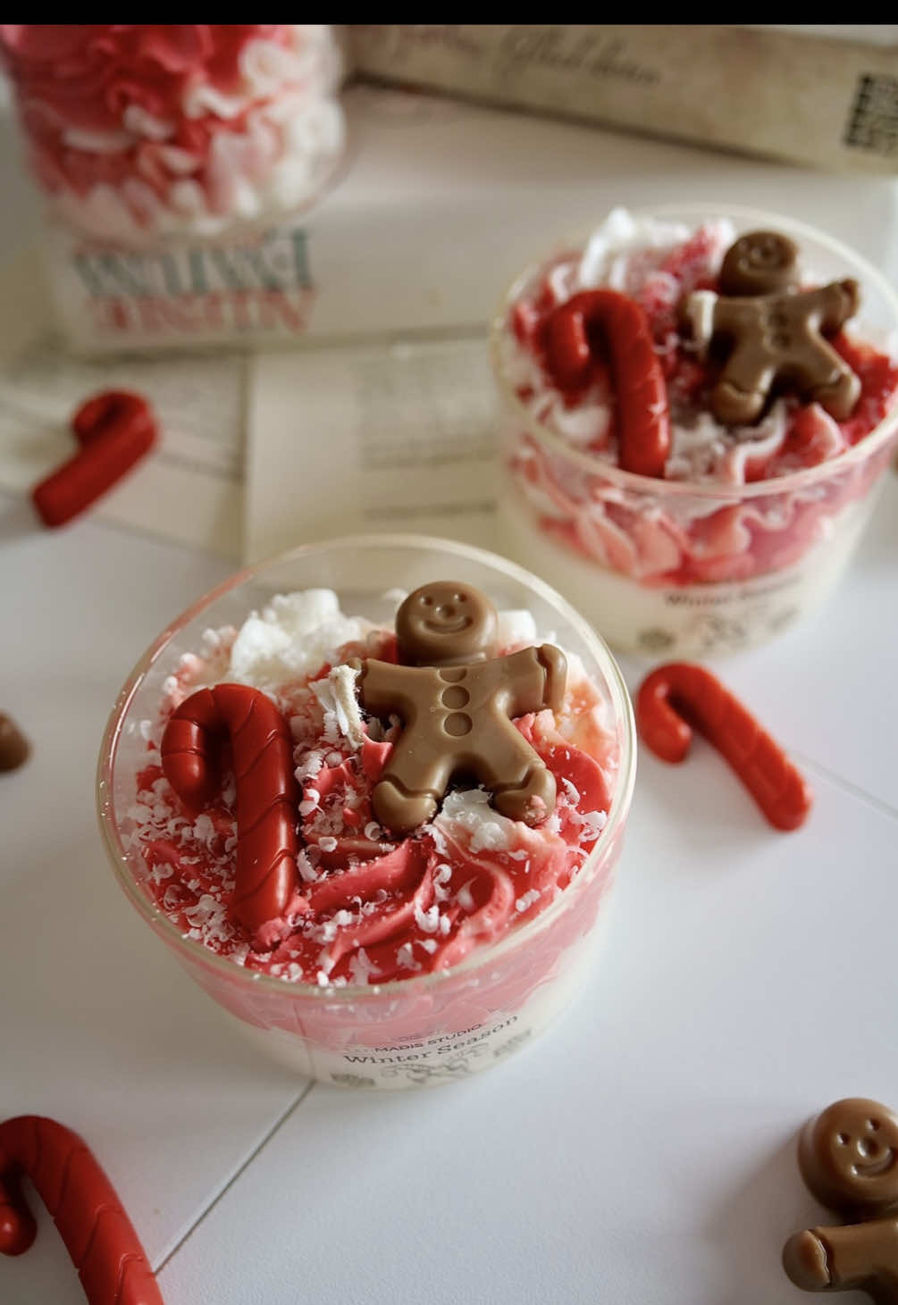 Winter candle❄️🧣 #candlemaking #candles #christmas 