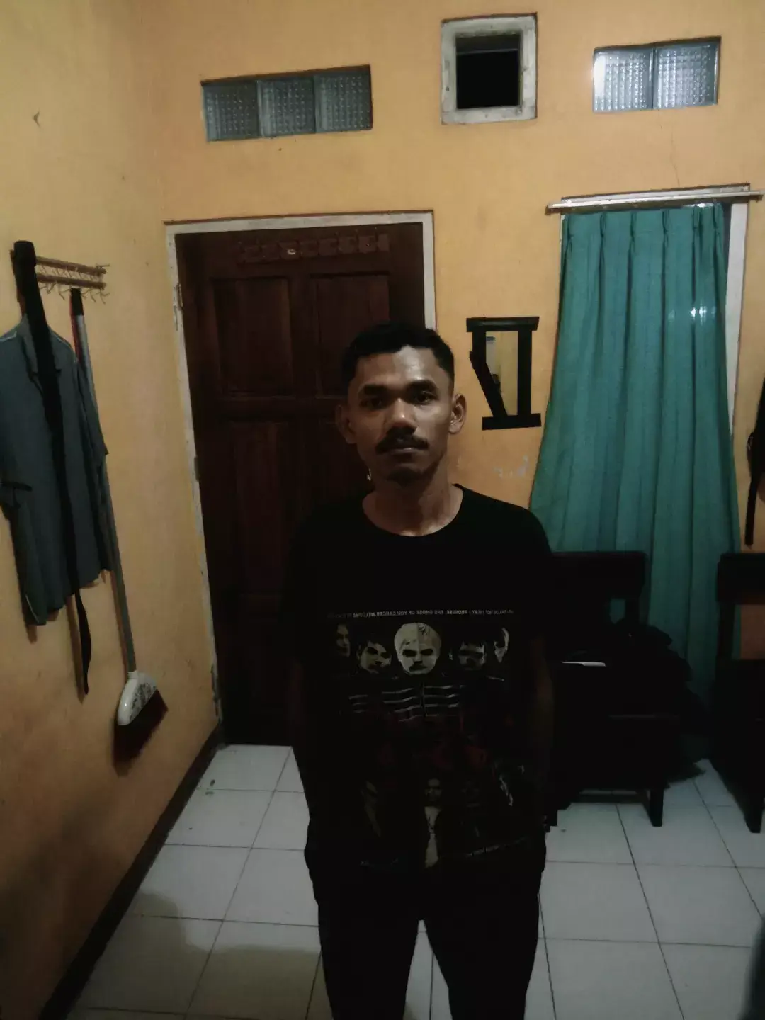 Jamrud Ningrat  #jamrud #nigrat  @jamrudofficial @Logis Music @musikrockindonesia  #pesona_anak_kampung  #fyp #viral 