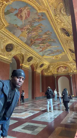 GETTING HYPHY ALL THE WAY IN PARIS 💯💯 #paris #hyphy #fyp #dance #thelouvremuseum 