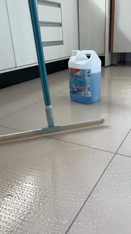 Gente oferta relâmpago rodo de silicone #donadecasa #tiktokshop #dica 