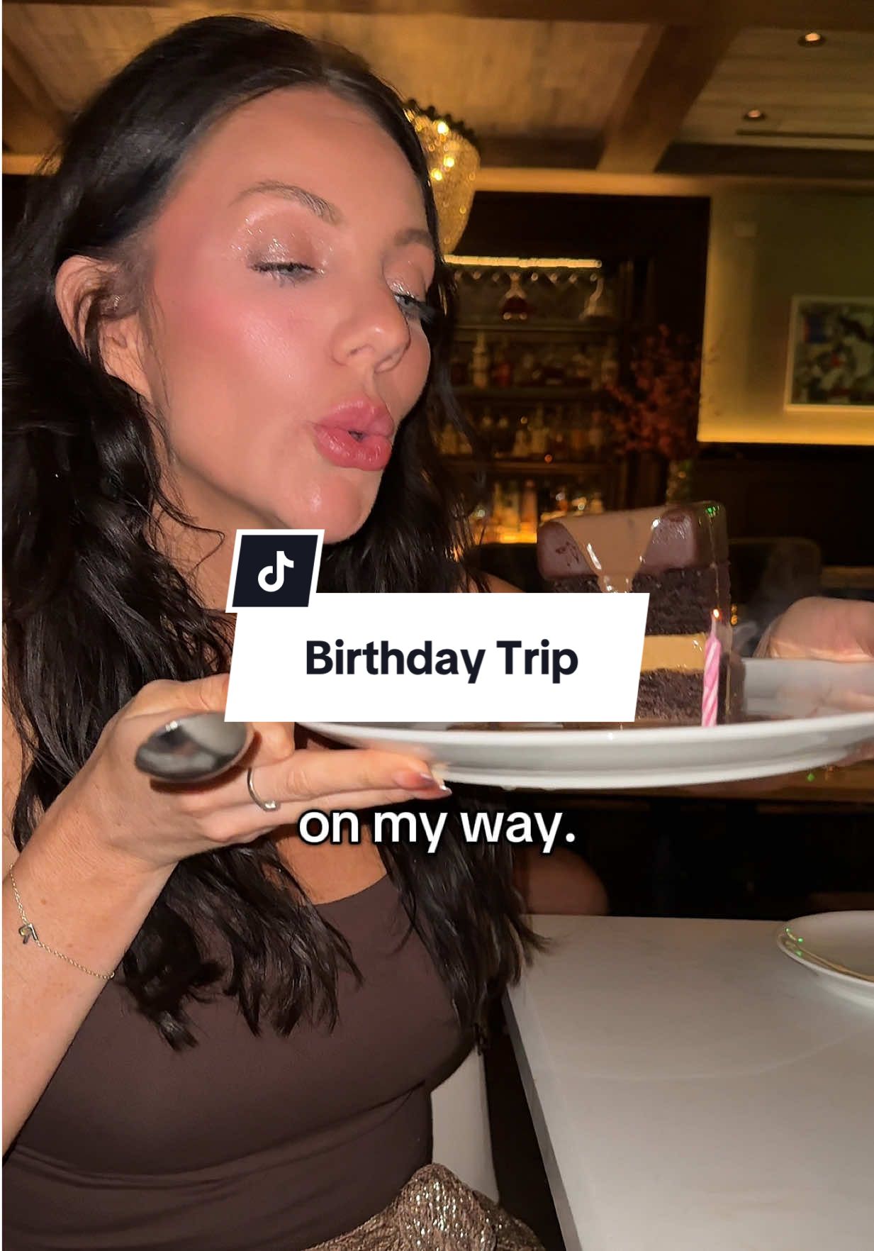 No better way to bring in 33 then fist pumping with @djpaulyd  #birthdaytrip #lasvegas #djpaulyd #birthdaysurprise #vegas thank you my love @Mr JT$ 