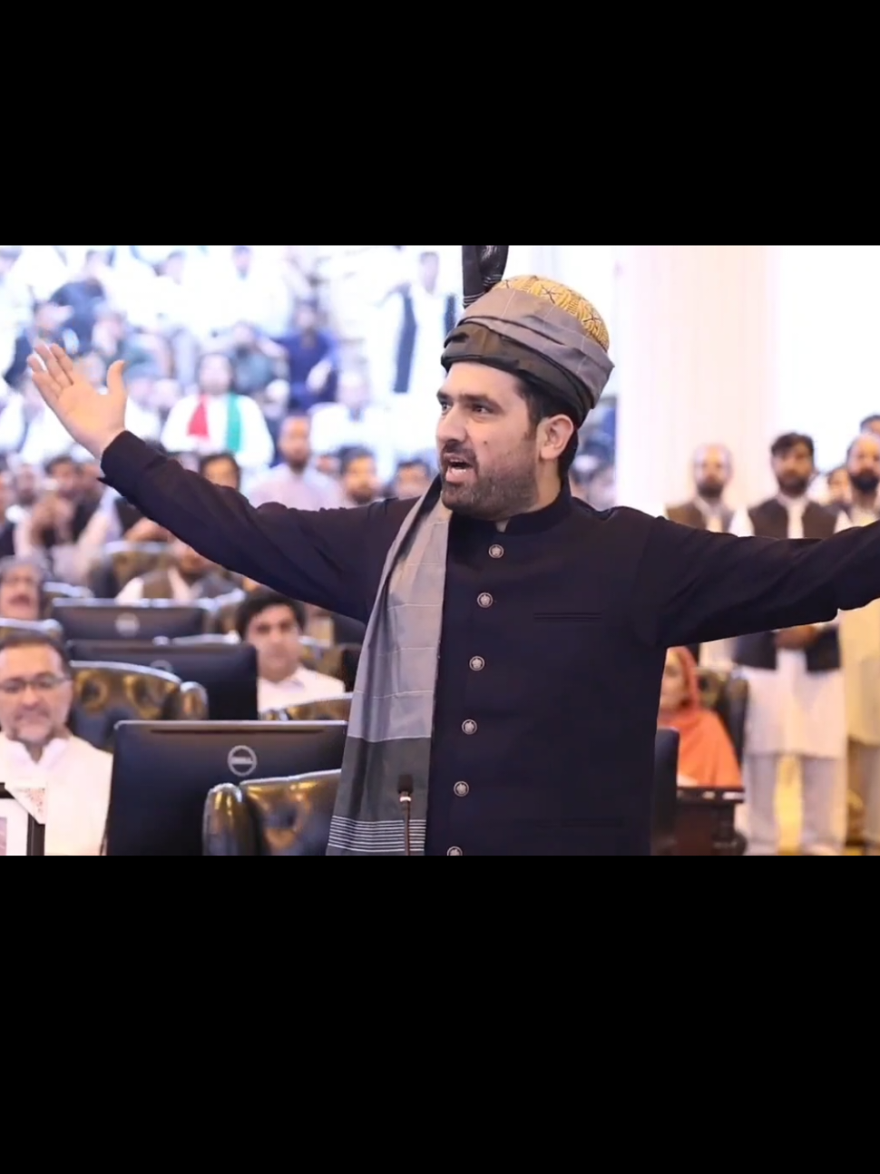 نہیں مروں گا اب کسی جنگ میں یہ سوچ لیا اب کی بار عشق عمران میں مارا جاؤں گا