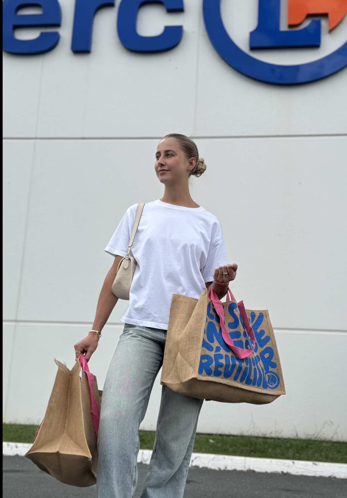 🍂  @E.Leclerc Anglet BAB m’a lancé le défi de choisir mes premières tenues pour la nouvelle saison. J’ai craqué pour une sélection alliant style, confort et bons plans à ne pas manquer !
‌ Alors, vous validez ma sélection ? 👗
‌ 📍 43 rue du Bois Belin, Bd du BAB, 64600 Anglet
‌ #TheWorldOfLiza #ELclercAnglet #ChallengeMode #AutomneHiver2025 #SélectionMode      
