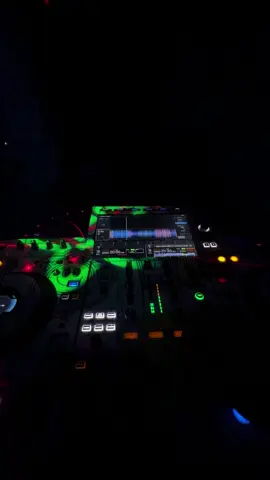 Nghe nói đang hot nhưng ôm ❤️