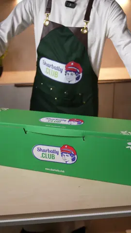 اختار الورد اللي يعجبك، والتنسيق من ابداعك مزاجك ورد؟ خذ لك مجموعة وخلّي الإبداع يشتغل 🎨🌷 اطلب الورد من نادي الشربتلي ويوصلك لباب البيت ولا تنسى تورينا طريقتك في التنسيق