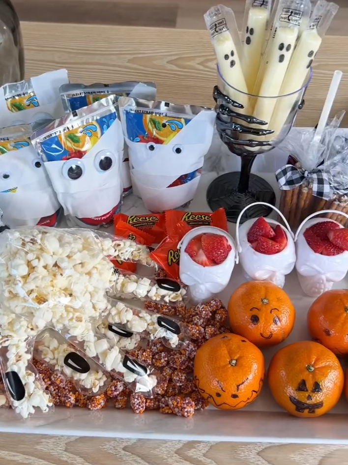 Halloween edition TikTok fun snack #halloween #snack #food #tiktok #trending 