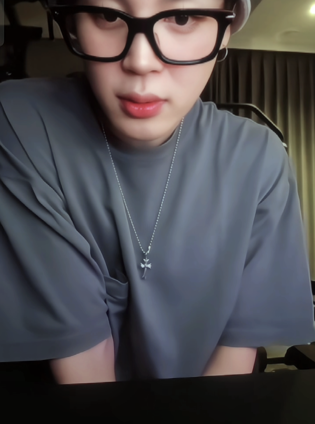 jomblo ya bang? sendirian aja #jimin 