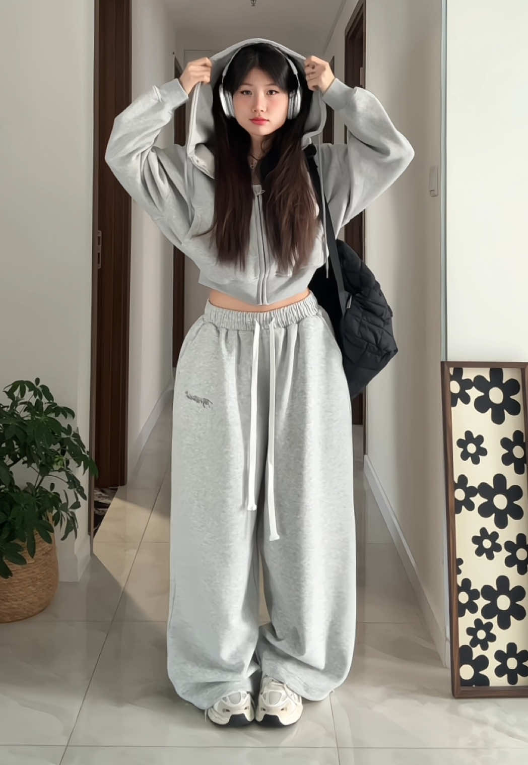 Nghe nói đang lên .. #xuhuong #outfit #TikTokFashion #fpy #goclamdep 
