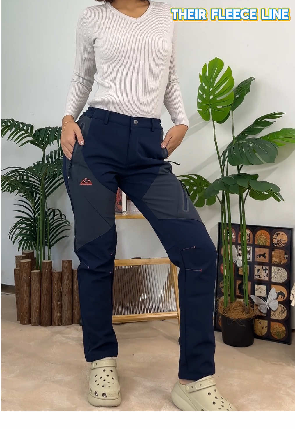 The quality of these waterproof hiking pants blew my mind. Multiple zipper pockets, insulated, fleece lined, high waisted, warm, they seriously check all the boxes! #waterproof #hikingpants #ysento ##tiktokshopblackfriday #TikTokShopCyberMonday  