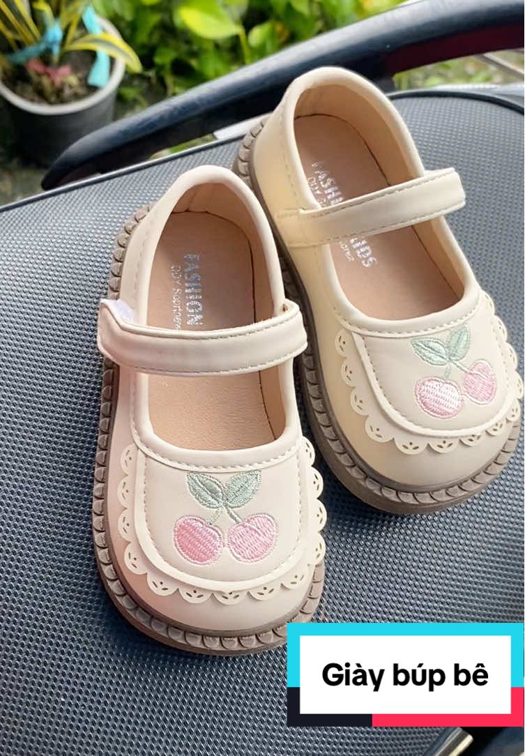Giày búp bê thêu hoa cho bé, da mềm, đi êm chân #giaybupbebegai #giaybupbechobe #giaybupbe #giaydeptreem #giayxinhbegai  @Tuyết-Mẹ và Bé  @Tuyết-Mẹ và Bé  @Tuyết-Mẹ và Bé 