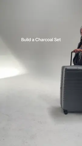 Elevate your next trip. Meet the BÉIS Rollers in Charcoal.