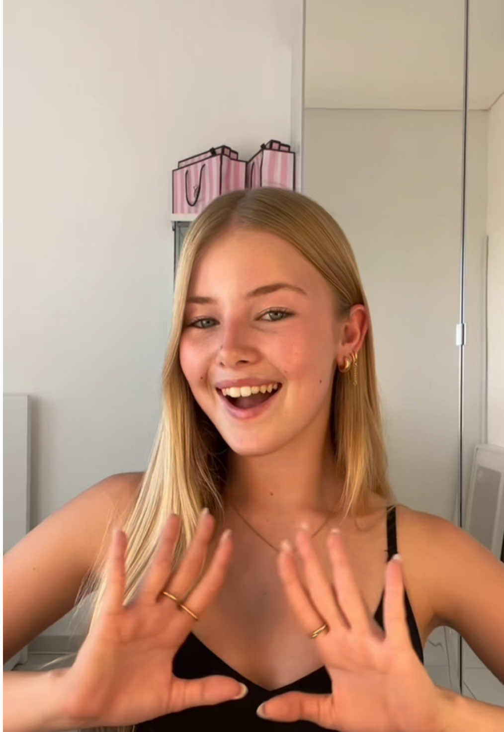 המותג הכי שלמות בעולם             ובנוסף יש ל-Flow פופ אפ בקניון רמת אביב עד ה23.10 לא כדאי לפספס! בשיתוף @FLOW                        