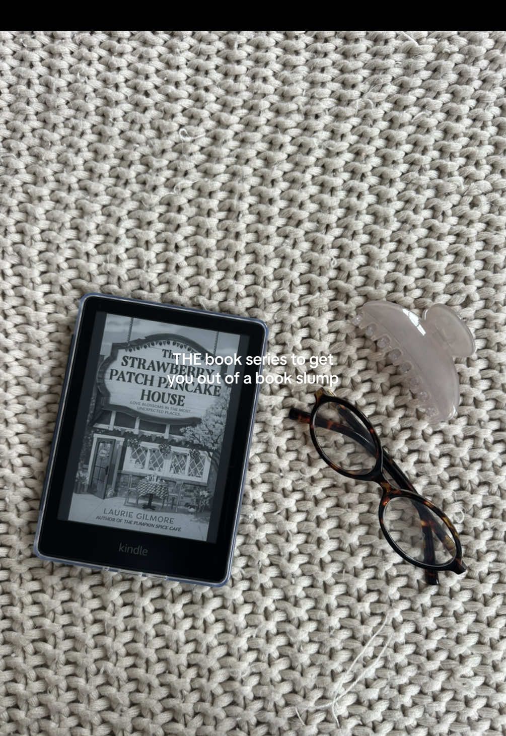 So obsessed with these!  #pumpkinspicecafe #BookTok #bookish #bookslump #bookseries 