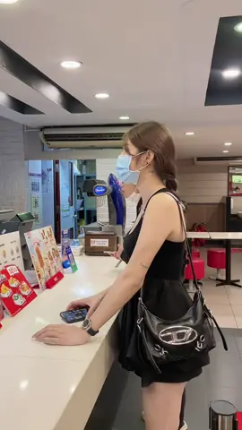 cổ ngại á đừng quay lén nữa😀😀