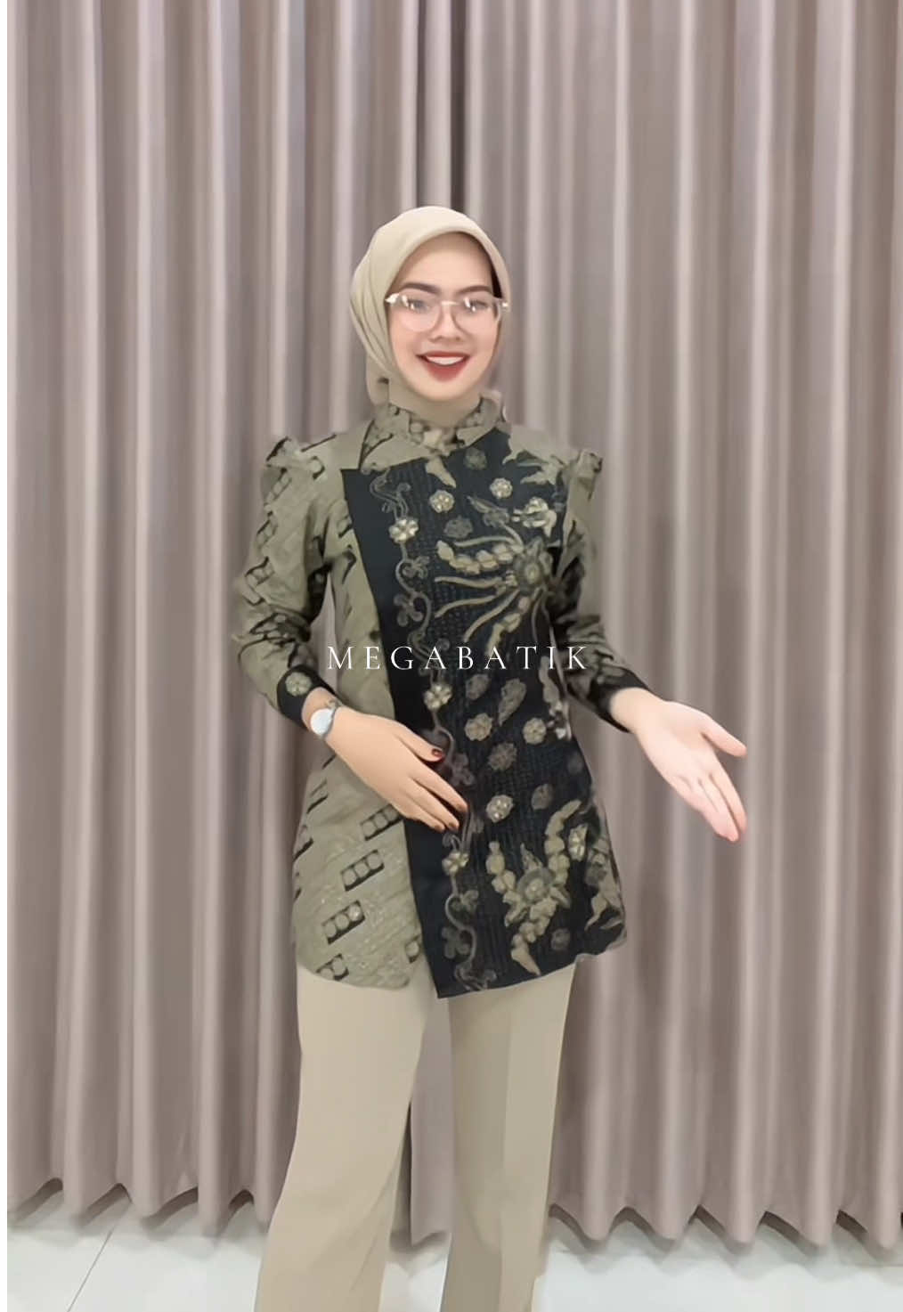 #batikcantik #ootdbatik #batikindonesia #batikmodern #megabatik 