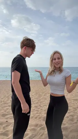 Wir sind am Meer 🌊💕 was macht ihr so ? #urlaub #boyfriend #couple #couplegoals #gojugendreisen 
