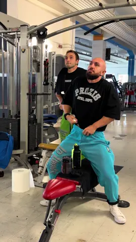 Festeggiamo con te la vittoria, spero vedrai questo video 😂♥️  - Codice sconto prozis e fgm04 : massi28 / danielsan10 Grazie ragazzi🫂  - #mrolympia2025⭕️ #gym #gymbro @Daniel_san @Ramon Dino 