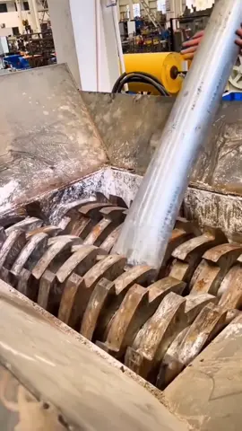 #shredder  #crusher  #machine  #safed  #doubleshaftshredder 