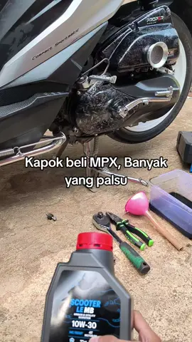 Pastikan pake oli yang asli #beatmodifikasi #otomotif 