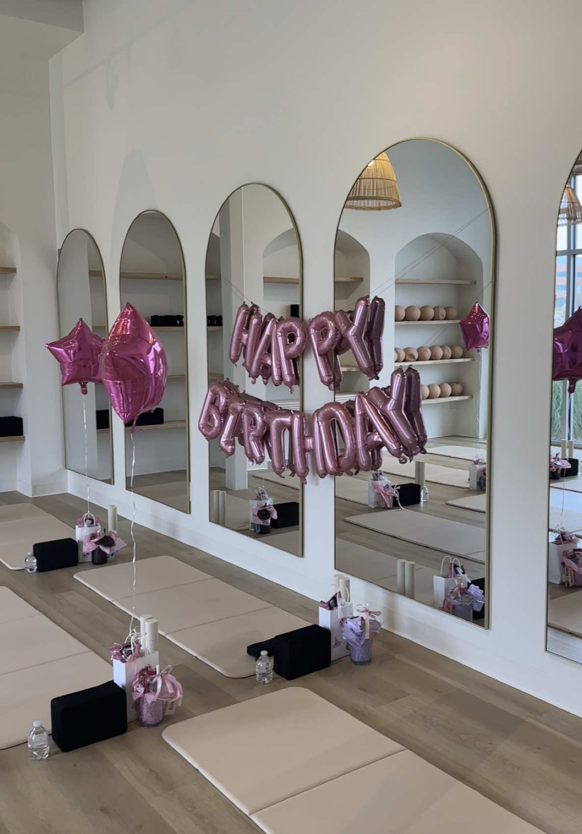 Hope you had the best birthday ☺️🩷 @Ceci👑 Had so much fun putting this together w you! ✨ #pilatesprincess #pilatesbirthday #pilatesparty #alynich #foryou 