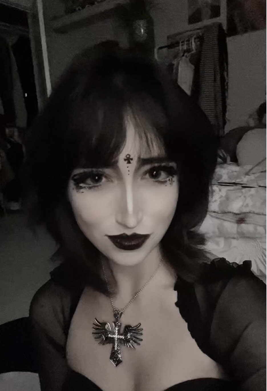 doing makeup instead of studying for my physics exam💔 #fyp #alt #goth #fypシ #hi 