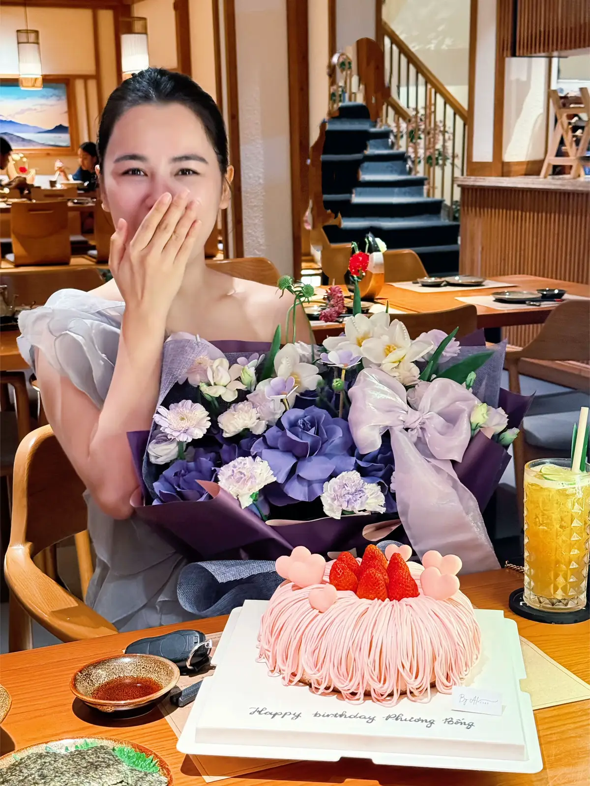 “em ơi đời có nhiều điều đáng trân quý  và em, là điều đầu tiên.” 🎂🖤