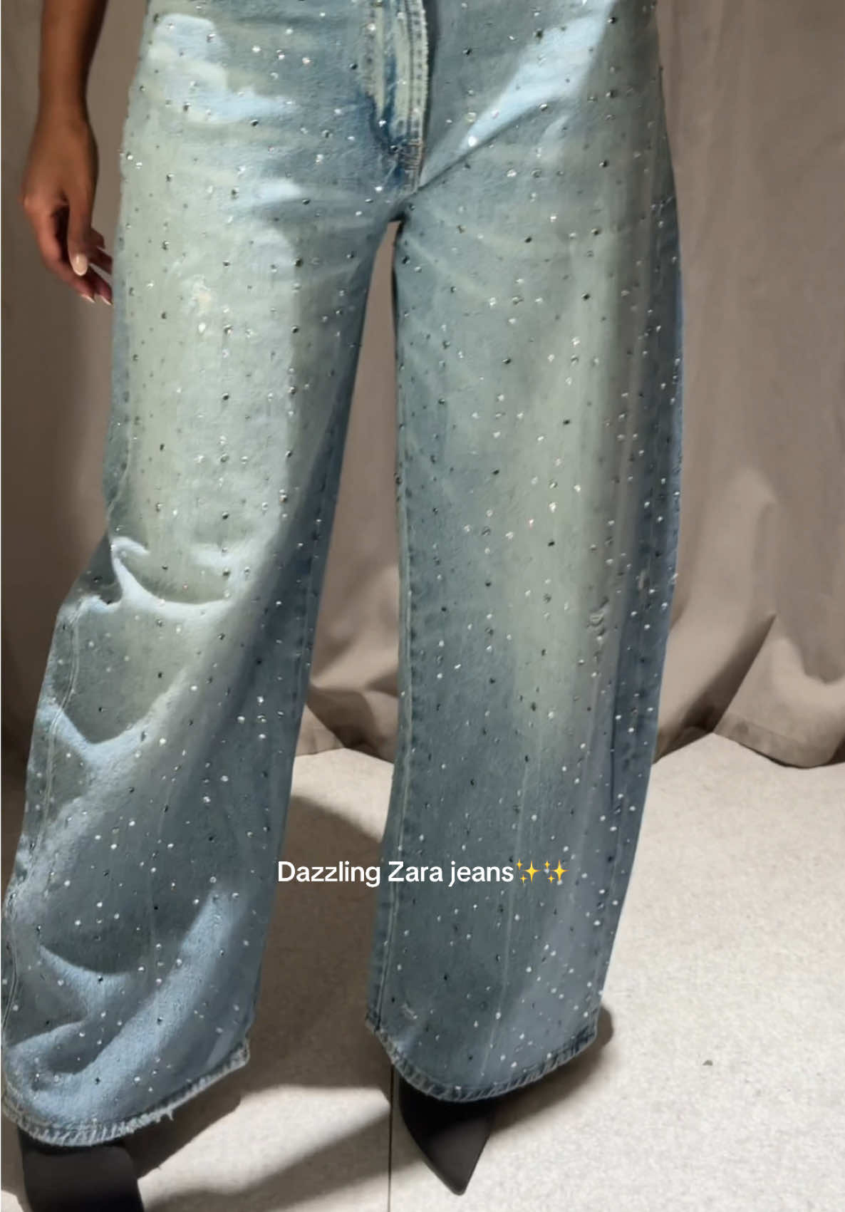New Zara baggy rhinestone jeans 💎 Size:UK8/Eur36. Love them!  #zara #zaranewin #ootdinspo #creatorsearchinsights #jeans 