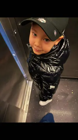 Țineți-vă fetele în casă ! I😅😍😘❤️👀#creatorsearchinsights #mrlover 