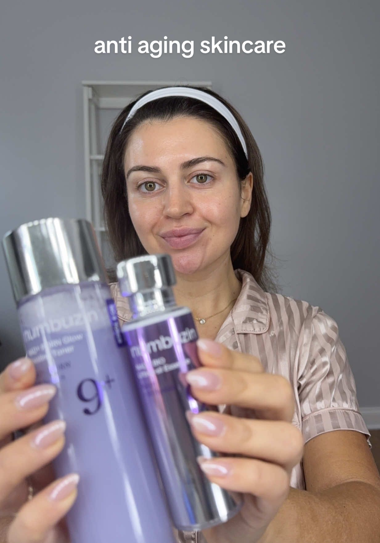 I’m always getting asked about anti-aging products and this is SO innovative. I love when brands think out of the box. NAD+, PDRN and peptides combine to make the skin more youthful, healthy looking and give an amazing glow!💜 @numbuzin_global #numbuzin #numbuzinmates #nadskincareduo #NAD #skintok