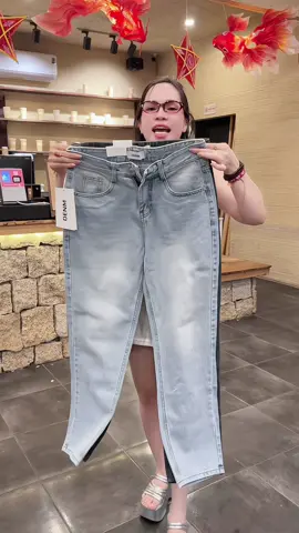 Chọn quần jeans thì anh cứ chọn những cái chất zin bò mềm