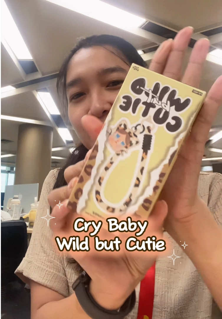 Blind box pop mart pertama ak🙌🏻 kurang wangi tangannya😭 #BlindBox #PopMart #crybabywildbutcutie 