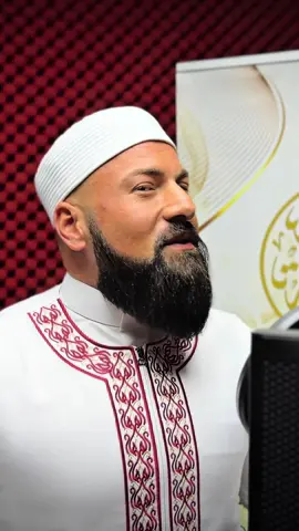 صِف جميلاً كامِلاً خَلقًا وخُلُقا✨ المنشد محمد واحدي