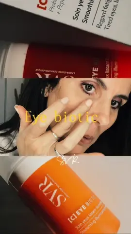 regard fatigué , à l’arrivée de l’automne , je vous conseille ce nouveau contour des yeux @Laboratoire SVR  #skincare #routineskincare #over40 #mumtiktok #CapCut 