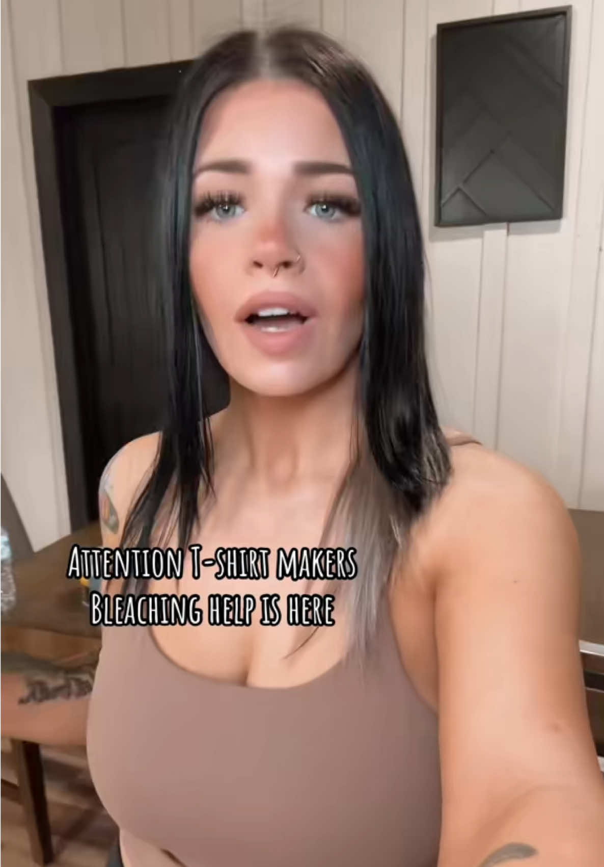 Struggle with bleaching shirts?! I got you🙌👏 #sublimationforbeginners #bleachingtechniques #bleachingtutorials #bleachingstencils #fyp 