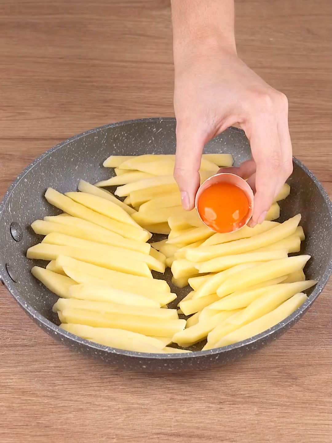 Cineva m-a întrebat de ce cartofii prăjiți sunt atât de crocanți și delicioși.#bucătar #tiktok #foo #tip #cook