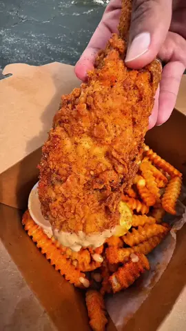 Waiting till Wednesday’s the hardest part 👀 That first bite of crispy hot chicken in Soul Sauce… always worth it 🔥 📍Chicken Fire 2425 E Colonial Dr, Orlando, FL 32803 🕚 Wed–Sun | 11AM–9PM #friedchicken #bestfood #orlandoflorida #tiktokfood 
