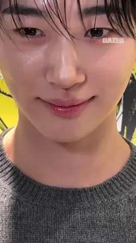 #변우석 #dazedkorea  변우석 X PRADA BEAUTY BANANA LIPBALM @byeonwooseok @pradabeauty 그 누구보다 가까이서 찍은 변우석, 프라다 바나나 립밤을 가지고 장난치는 모습까지. 지금의 변우석은 어떤 색인가요?