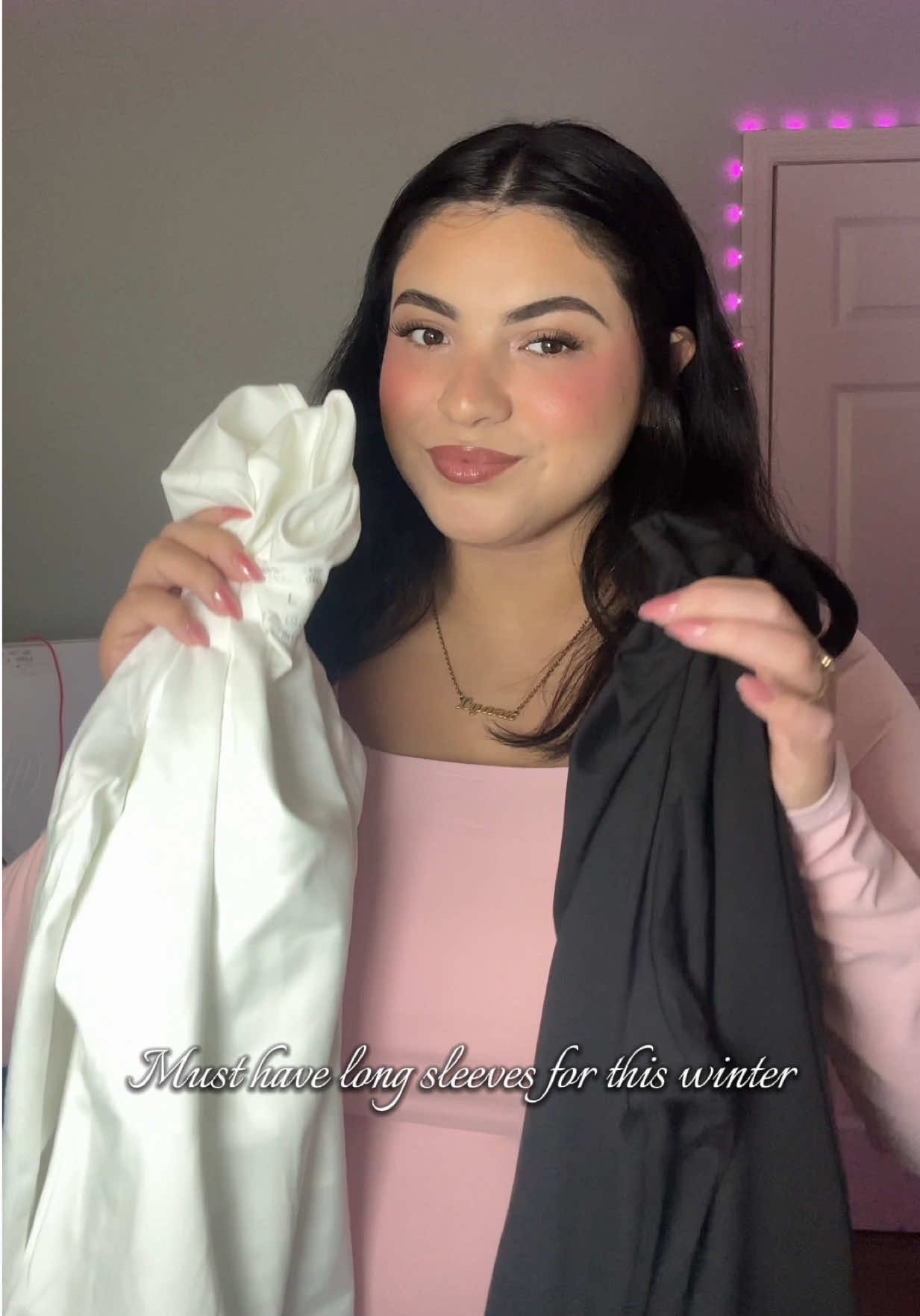 These are super comfy and so stretchy, perfect for these colder months and for a great price✨ @AUTOMET #automet #longsleeve #wintermusthaves #winterfashion #fyp 