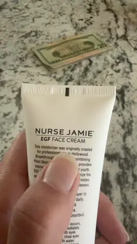 Really is softening it feels good but the scent I don’t do scents on my face 😆🫣 so that and the price is a 2/5 ⭐️ for me..