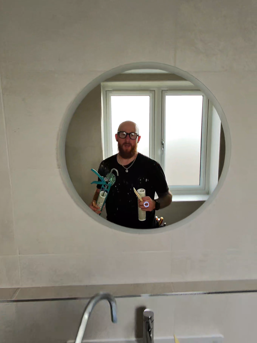 tapas for lunch.. #caulking #martyncoops #howto #masticman #howtosilicone 