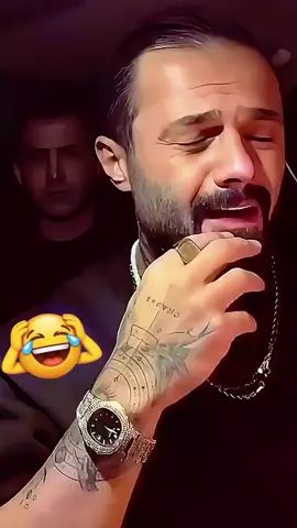 وقتی از ته دل دوستش داشتی… ولی اون فقط نقش بازی می‌کرد 💔😔  من که میمردم واسه تو بی وفایی از بیدل برزویی یه آهنگ، هزار خاطره... گاهی یه “بی‌وفایی” کافیه تا از یه عاشقِ دیوونه، یه آدمِ سرد بسازه 💔 #بی_وفایی #عشق #دلشکسته #بیدل_برزویی #احساسی 