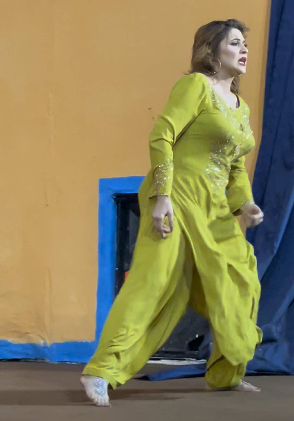 #SuperStar✨ @zoyach861 #Mehfil_Theater_Lahore☘️ #fyp💜 #unfrezzmyaccount🩷