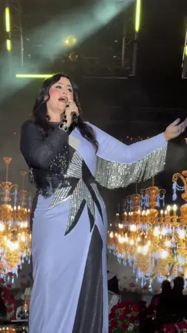 Y cada vez que hablamos…🎶🎶 Quisiera entregarle mi vida 🎶🎶