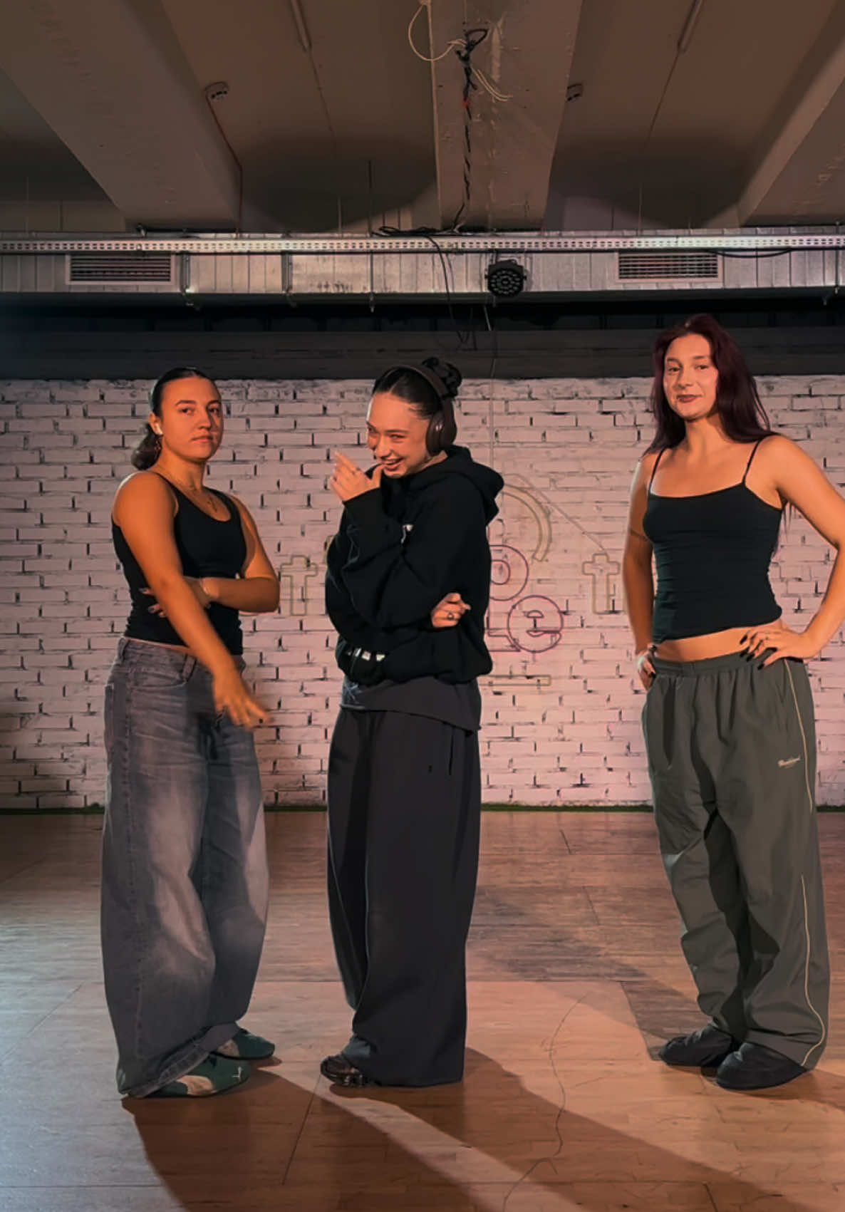 Пишіть свої здогадки в коментарях ✍🏻 #fyp #dance #tiktok 